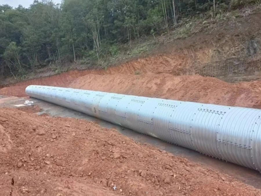 Galvanized corrugated metal culvert pipe